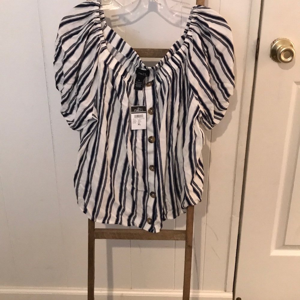 Super cute off shoulder top